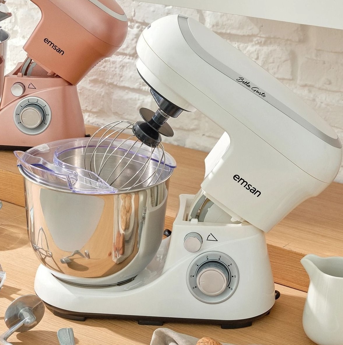 Emsan Bella 5 Lt 1300W Paslanmaz Çelik Hazne ve Aparatlı Stand Mikser Mutfak Şefi