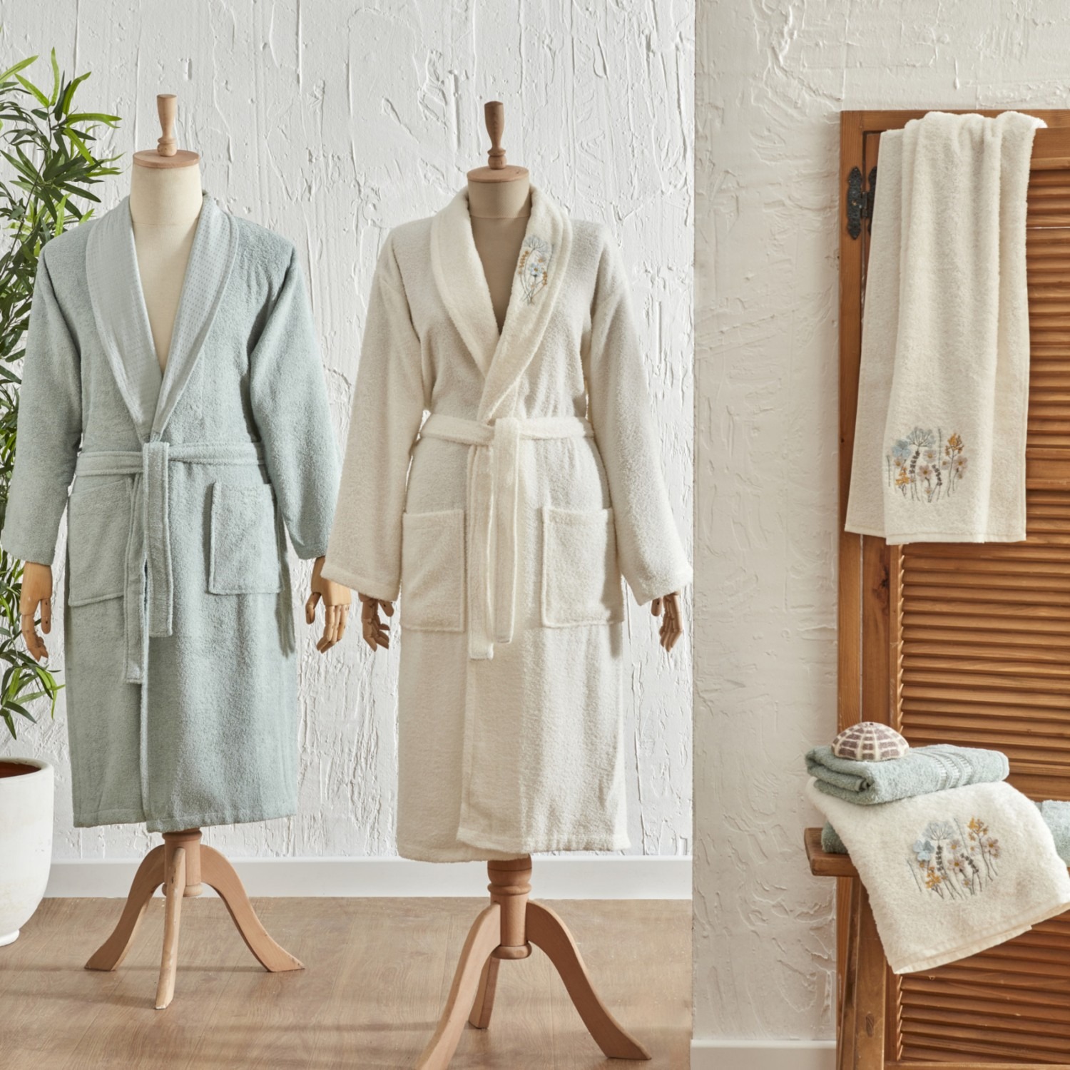 Karaca Home Russell 3D Nakışlı 6 Parca Aile Banyo Seti Mint-Beyaz