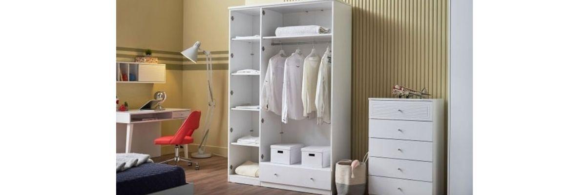 204/FOTORAFLAR /GENC ERKEK ODA MOBILYA TAKIMLARI