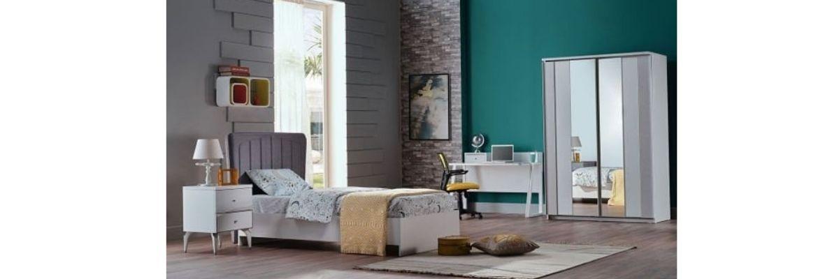 204/FOTORAFLAR /GENC ERKEK ODA MOBILYA TAKIMLARI